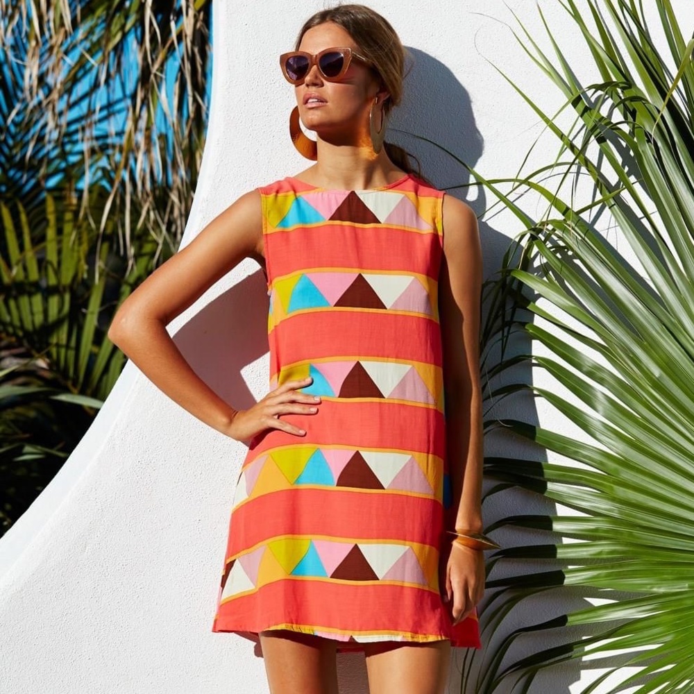 MISTER ZIMI Juanita Sleeveless Tina Geometric Triangle Print Shift Dress - Picture 2 of 16